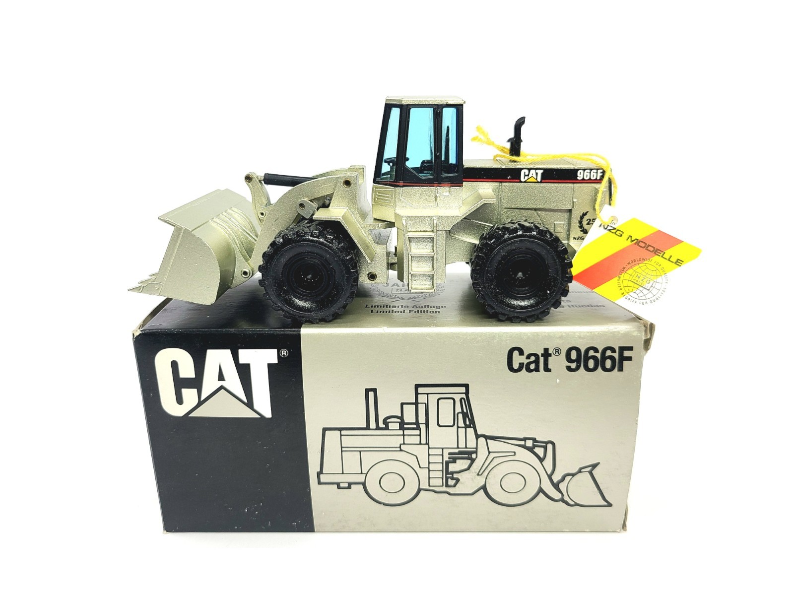 NZG 1/50 CAT 966F ホイールローダー 25周年記念 シルバー 1/50 Silver Caterpillar 966F Wheel Loader, 25th Anniversary