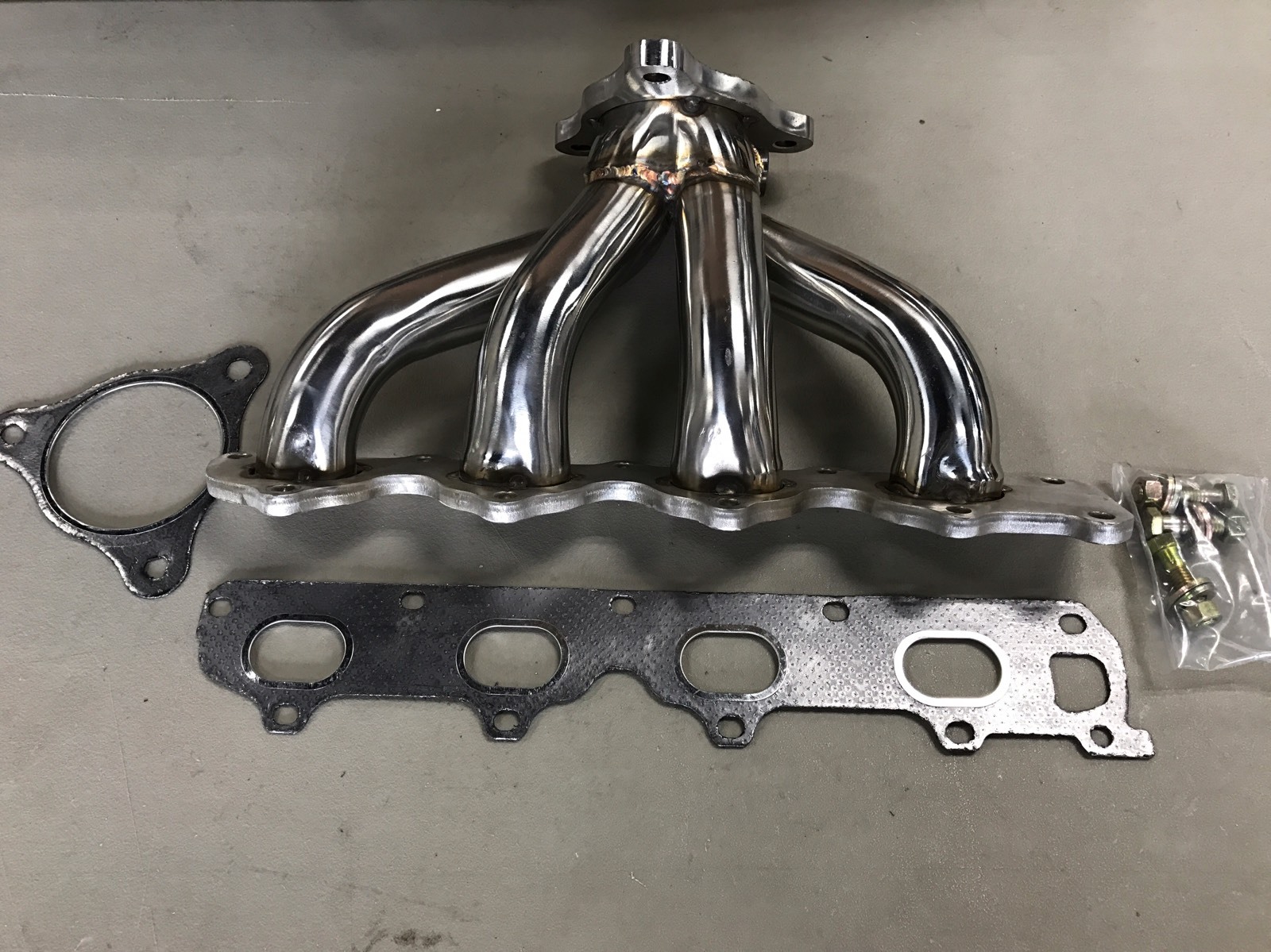 Car & Truck Exhaust Manifolds & Headers CHEVY COBALT/HHR/ION 2.2/2.4