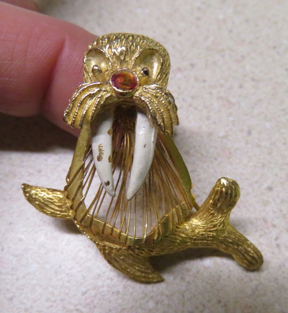 Gold Tone Unusual Walrus with Enamel Finieshed Tusks Brooch