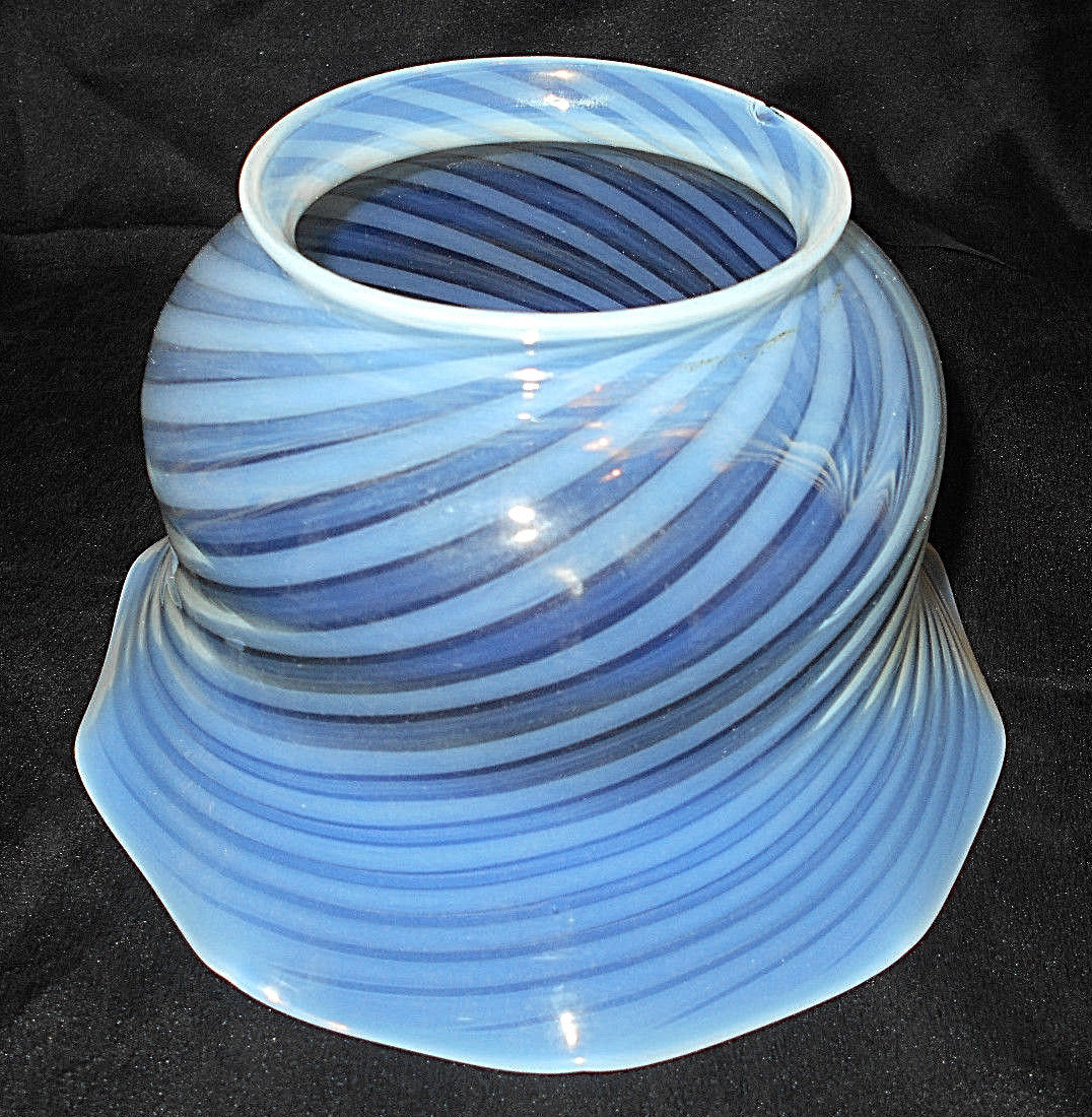 ANT. OPALESCENT SWIRL OIL/ELECTRIC LAMP/LIGHT SHADE 4