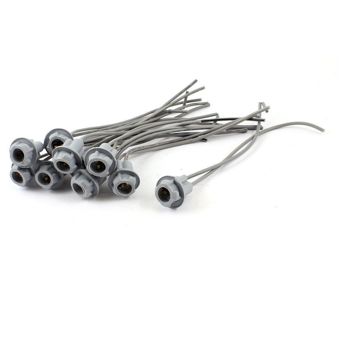 Graue Klemmen & Verkabelungen fürs Auto