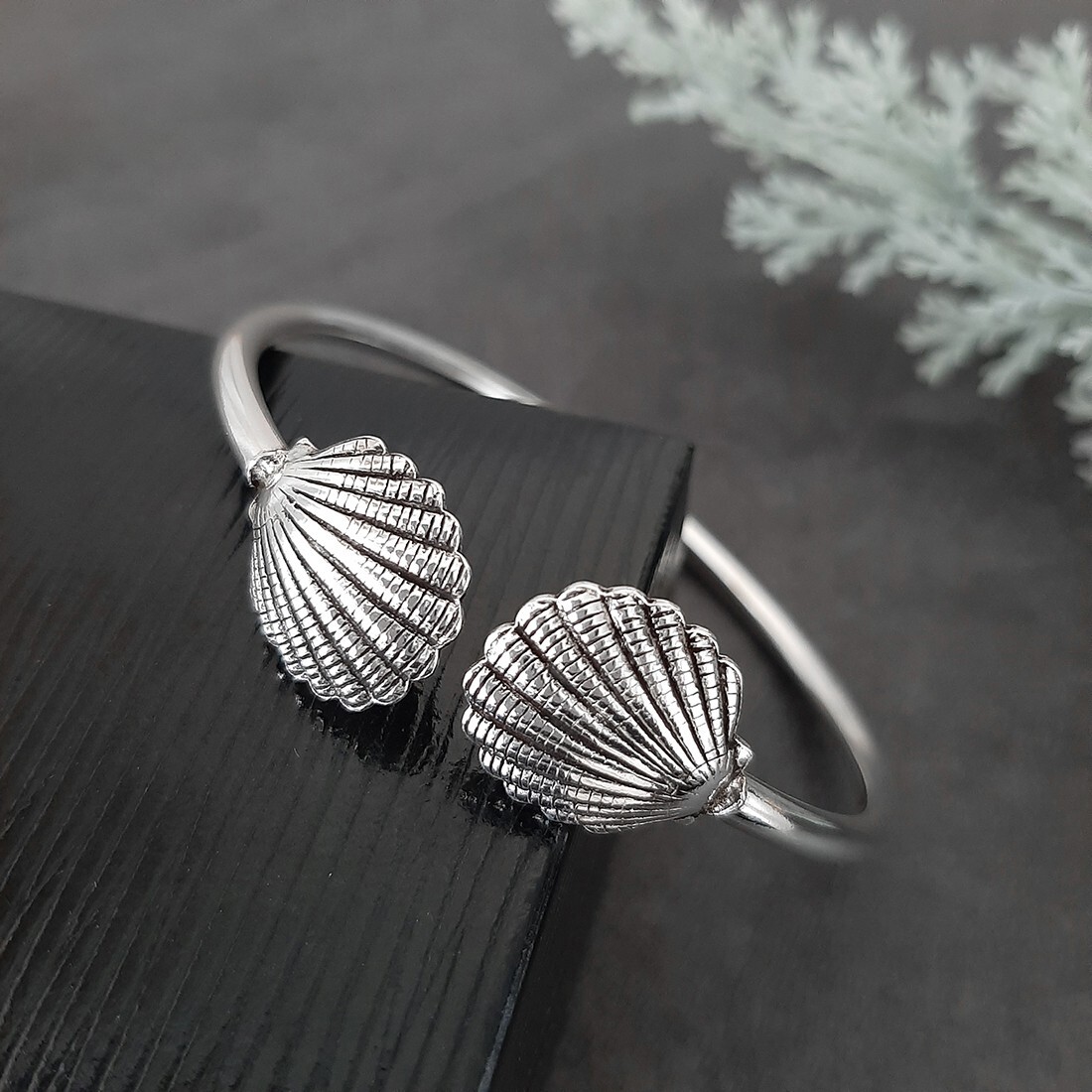 925 Sterling Silver Scallop Shell Torque Tube Bangle Cuff