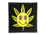 Cannabis Marijuana Weed Aufnäher // Bügelbild bunt 6,4 x 9,5 cm