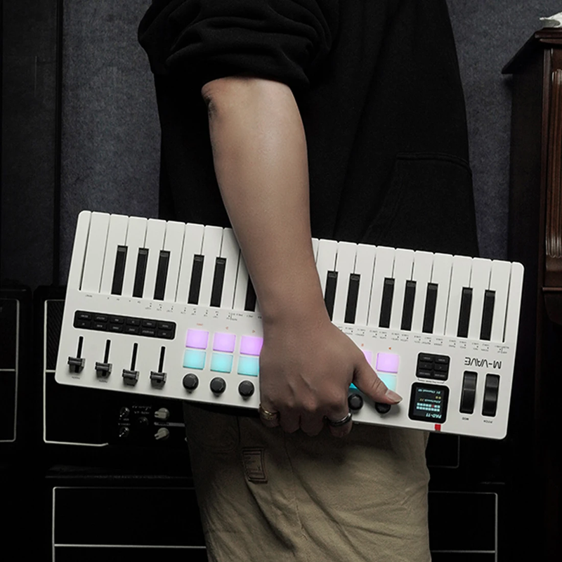 M-VAVE SMK-37 PRO Keyboard 37 key 3.5mm MIDI 16 RGB Drum Padswith Sound Source S