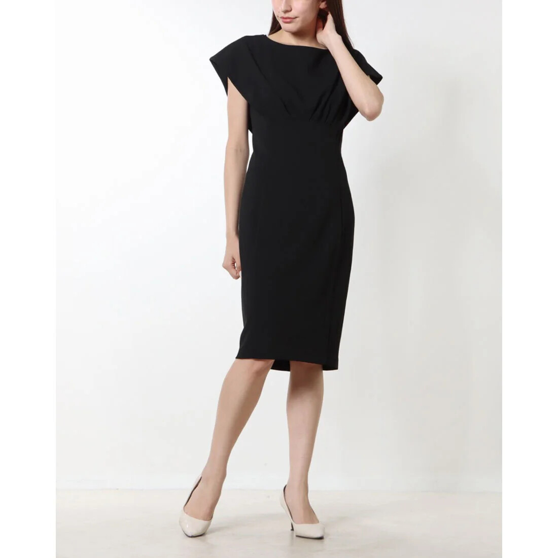 НОВОЕ элегантное многослойное ЧЕРНОЕ платье-футляр Calvin Klein с облегающим верхом, размер 4