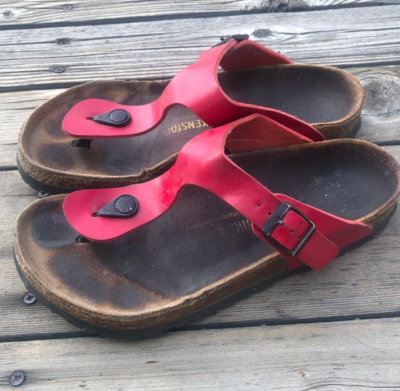 Birkenstock gizeh sales red leather