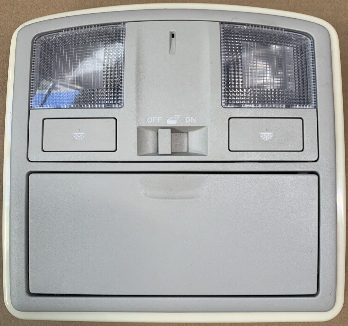 2010 - 13 Mazda 3 over head light consule and Sunglasses Bin 2010 - 13 Mazda 3 over head light consule and Sunglasses Bin