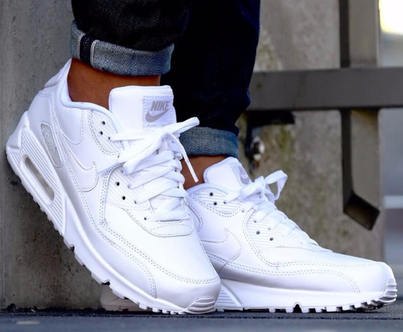 Nike Air Max 90 Essential White Leather Sneakers Men's Lifestyle Shoes Nike Air Max 90 Essential White Leather Sneakers Men's Lifestyle Shoes