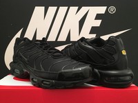 nike tn triple black