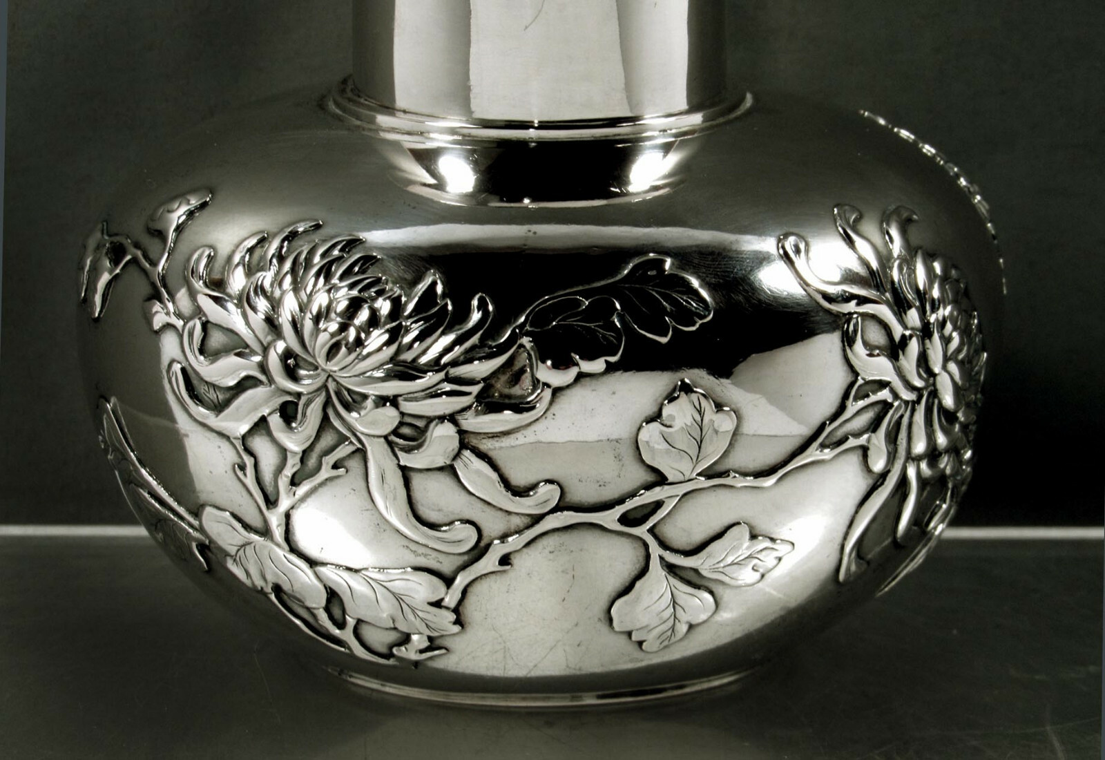 Chinese Export Silver Tea Caddy    c1885 Luenwo - 10 Oz.