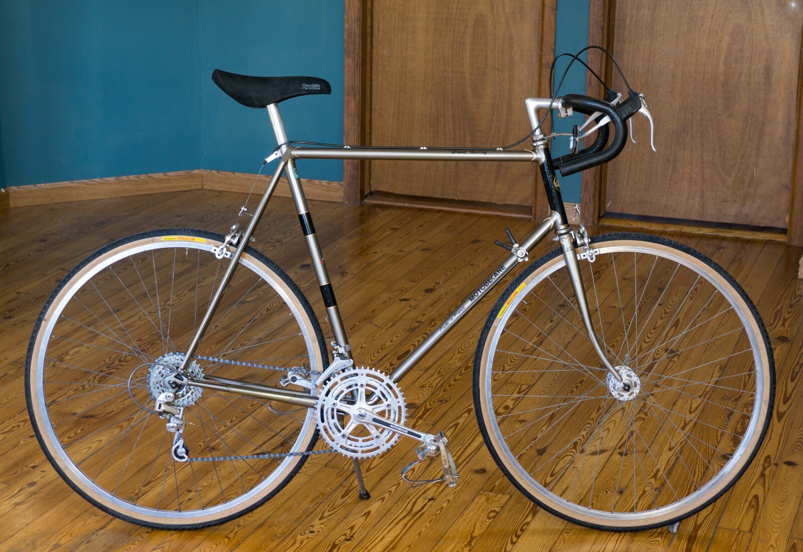 Motobecane Grand Touring Vintage 10 Speed Bike Lugged