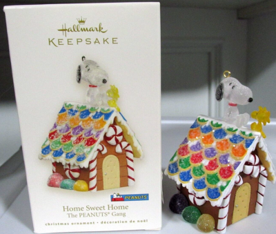 Snoopy hotsell gingerbread house