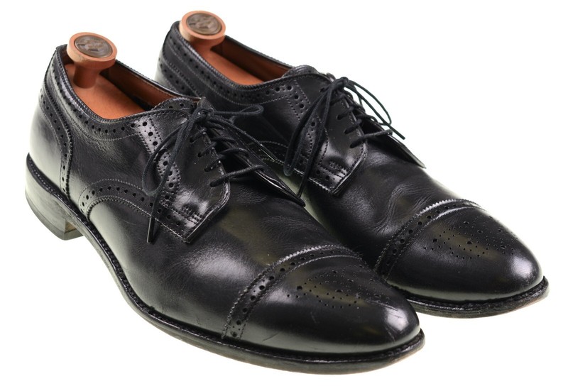 Allen Edmonds Sanford Black Leather Brogued Cap Toe Derby  display picture 1