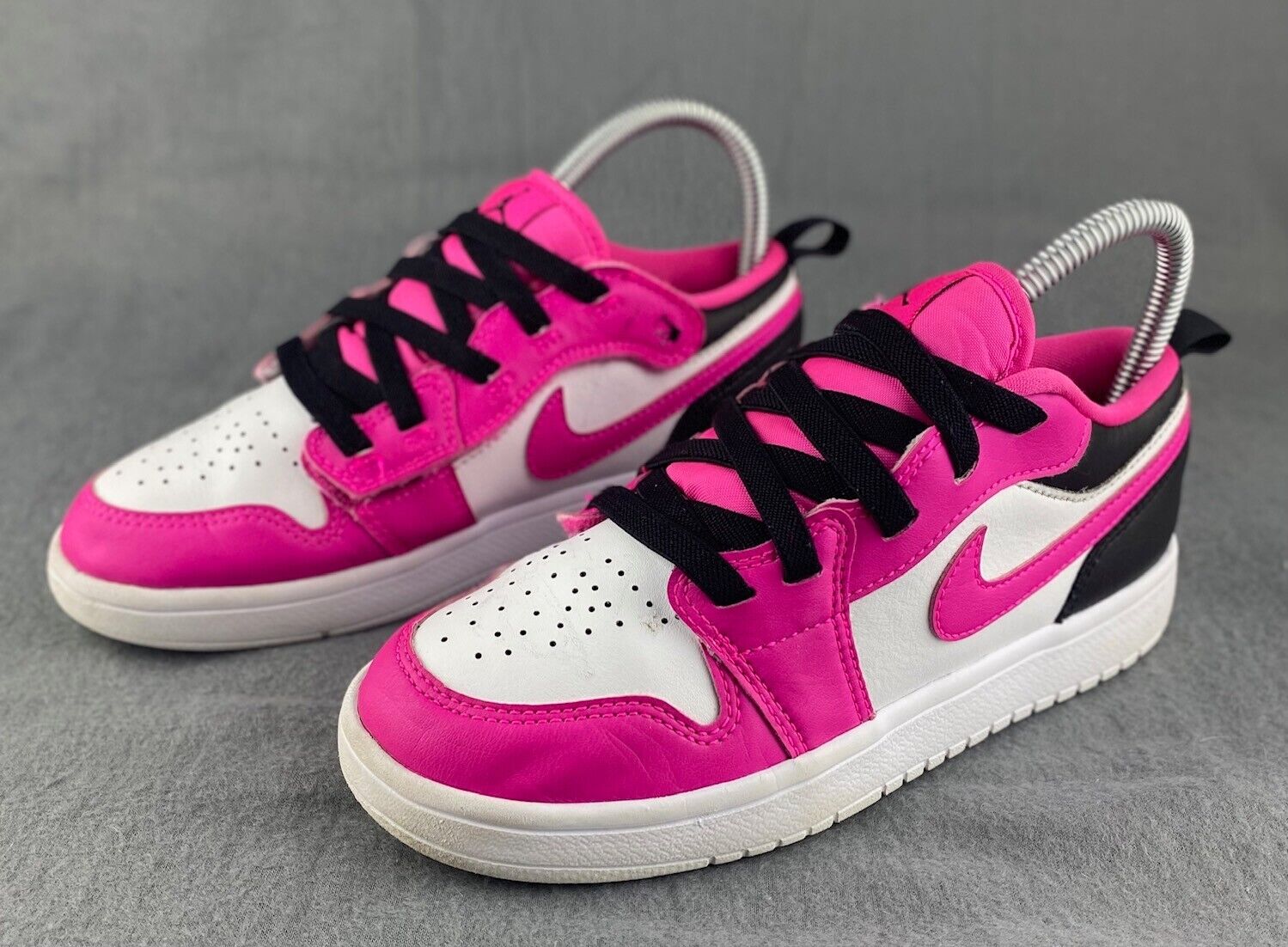 Jordan 1 Low ALT White Black Fierce Pink (PS) - DZ6958-160 - US