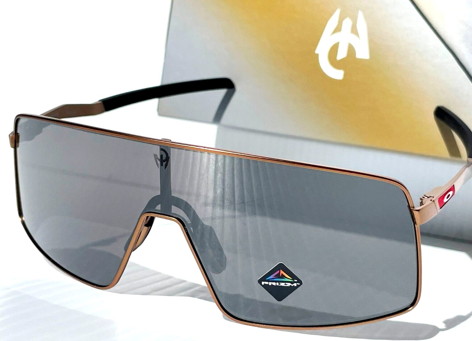 Pre-owned Oakley Sutro Ti Mahomes Matte Gold Prizm Black Lens Sunglass 6013-05