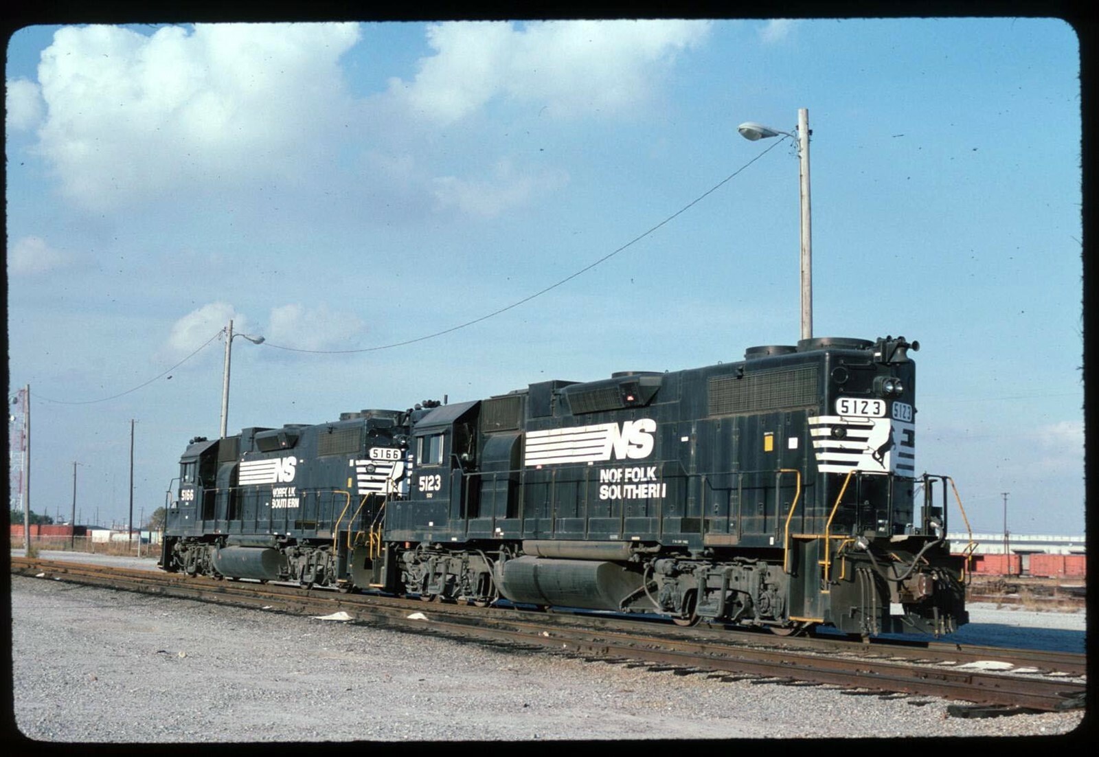 Amazon.com: Lionel BTO Norfolk Southern NS Legacy ES44#8092