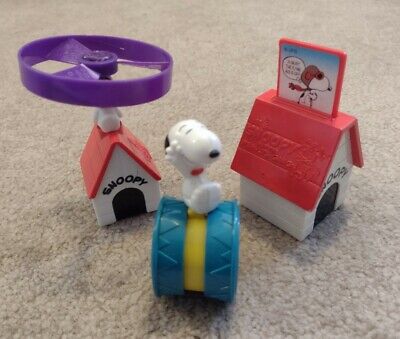 3 SNOOPY toys push up dog house 1998, 2000 THE PEANUTS GANG vtg Wendy's