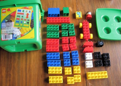 Lego Duplo 3126 Basic Large Bucket 40 Pcs  c 2001  Complete Nice condition Ages