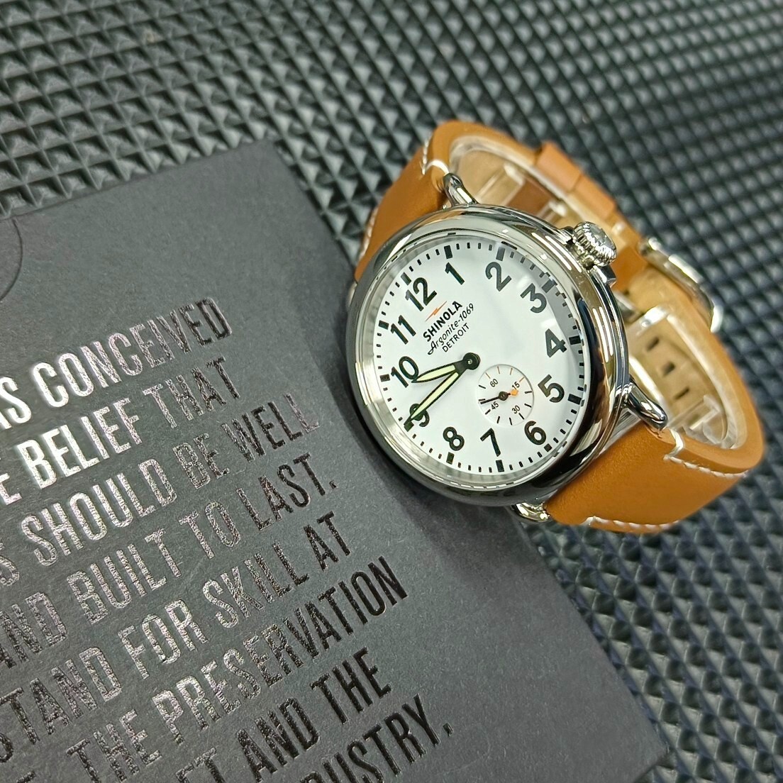 Pre-owned Shinola The Runwell White Dial Tan Leather Strap Chronograph Quartz Watch 41mm