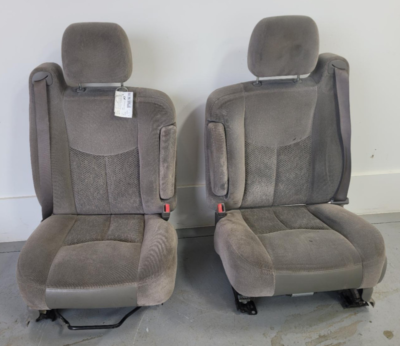 2003-2006 Chevrolet Avalanche/tahoe Front Seat Set; Grey Cloth
