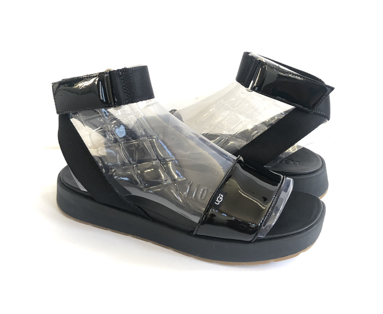 ugg ブラック Amazon.com | UGG Kids T Classic Ultra Stretch Cuff Fashion