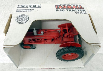 vInTaGe NOS ERTL FARMALL 