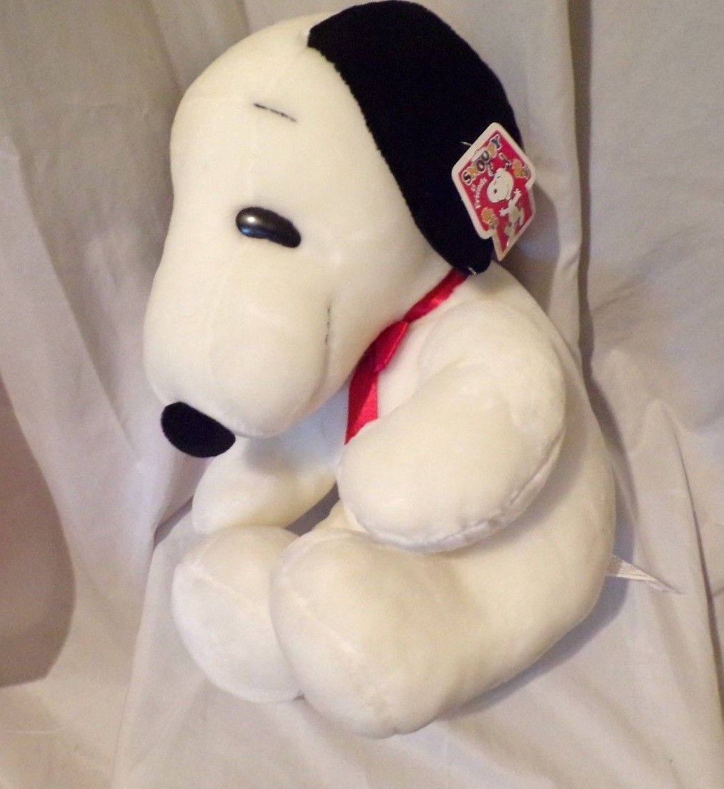 Snoopy And Friends Peanuts NWT 17 in Plush Stuffed Animal Rare Red Bowtie