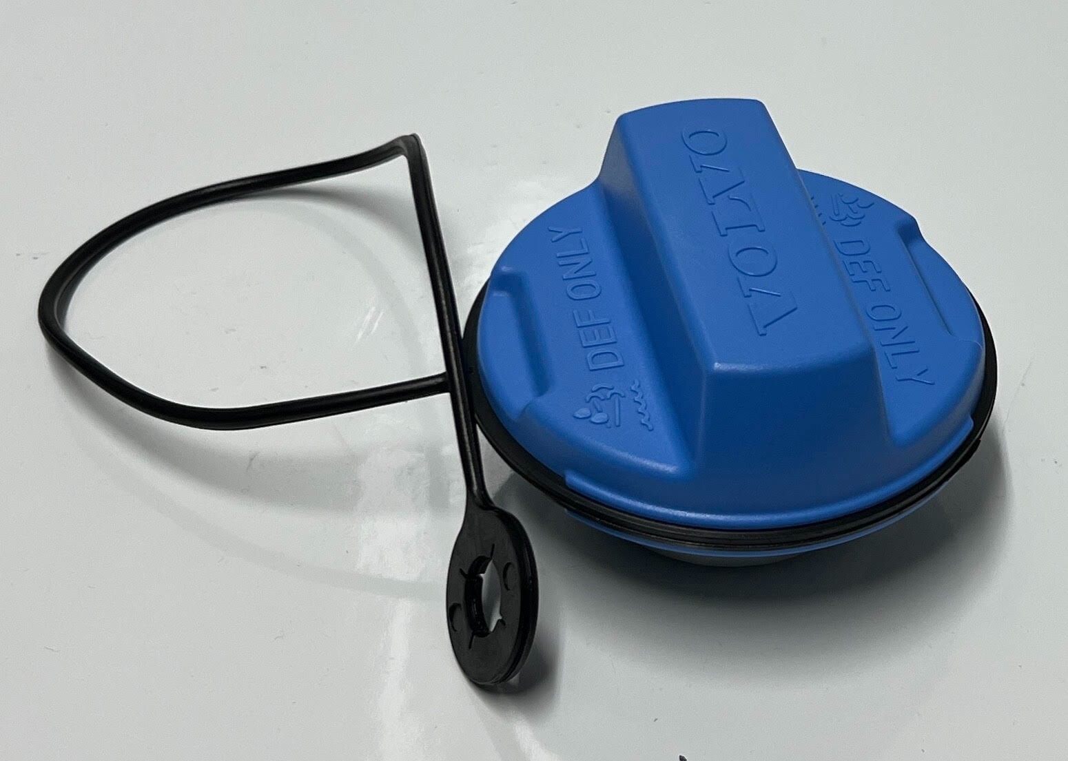 CDLキャップ 即購入可 21148722 Genuine Volvo Non-Locking Def Cap OEM - New | eBay