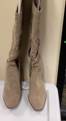 Women NWT ''Universal Threads  light brown , partial zip up tall boots. Size 8.5