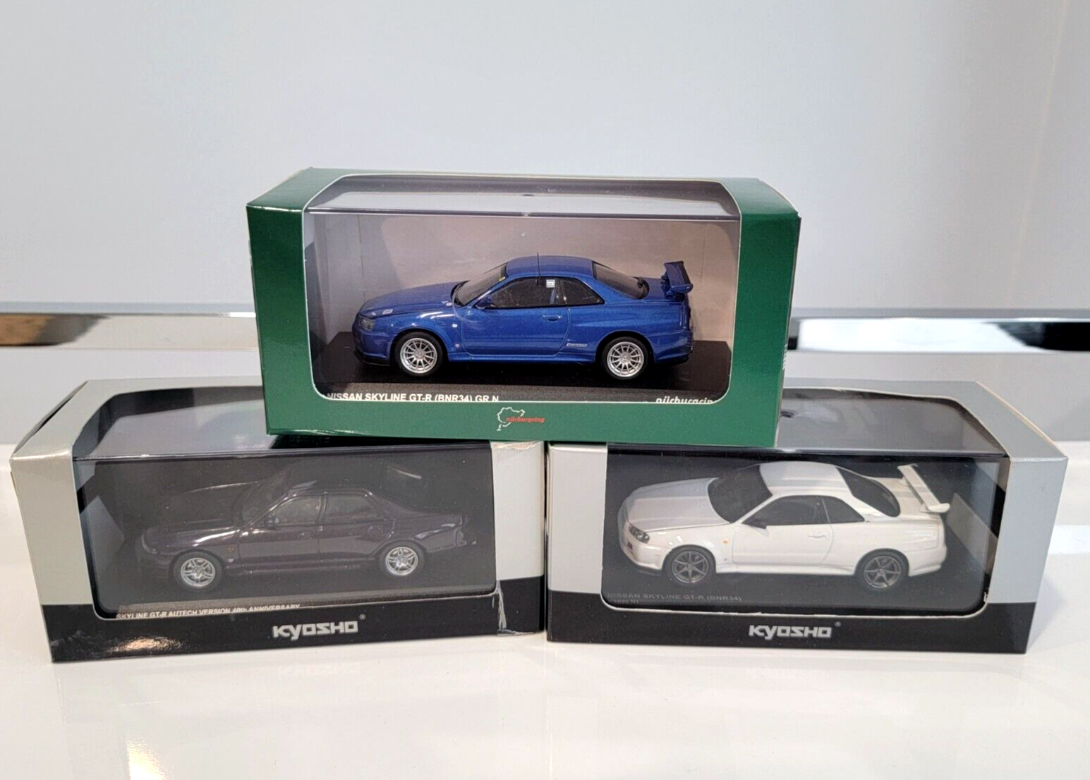 【限定生産】京商1/43 スカイライン　GT-R V. spec R-34 s-l400.jpg