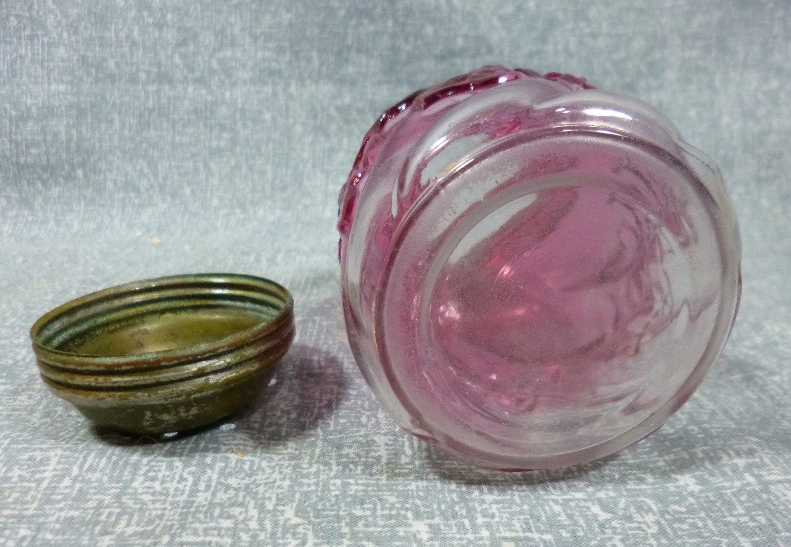 Antique Northwood Royal Ivy Rubina Sugar Shaker Muffineer