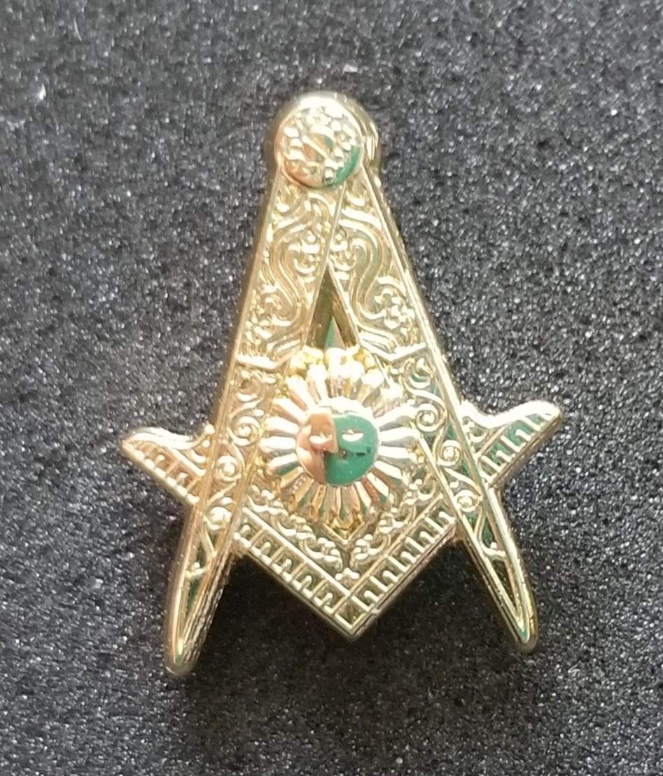 Officer Senior Deacon Lapel pin Sr. Deacon Masonic Mason  Gold