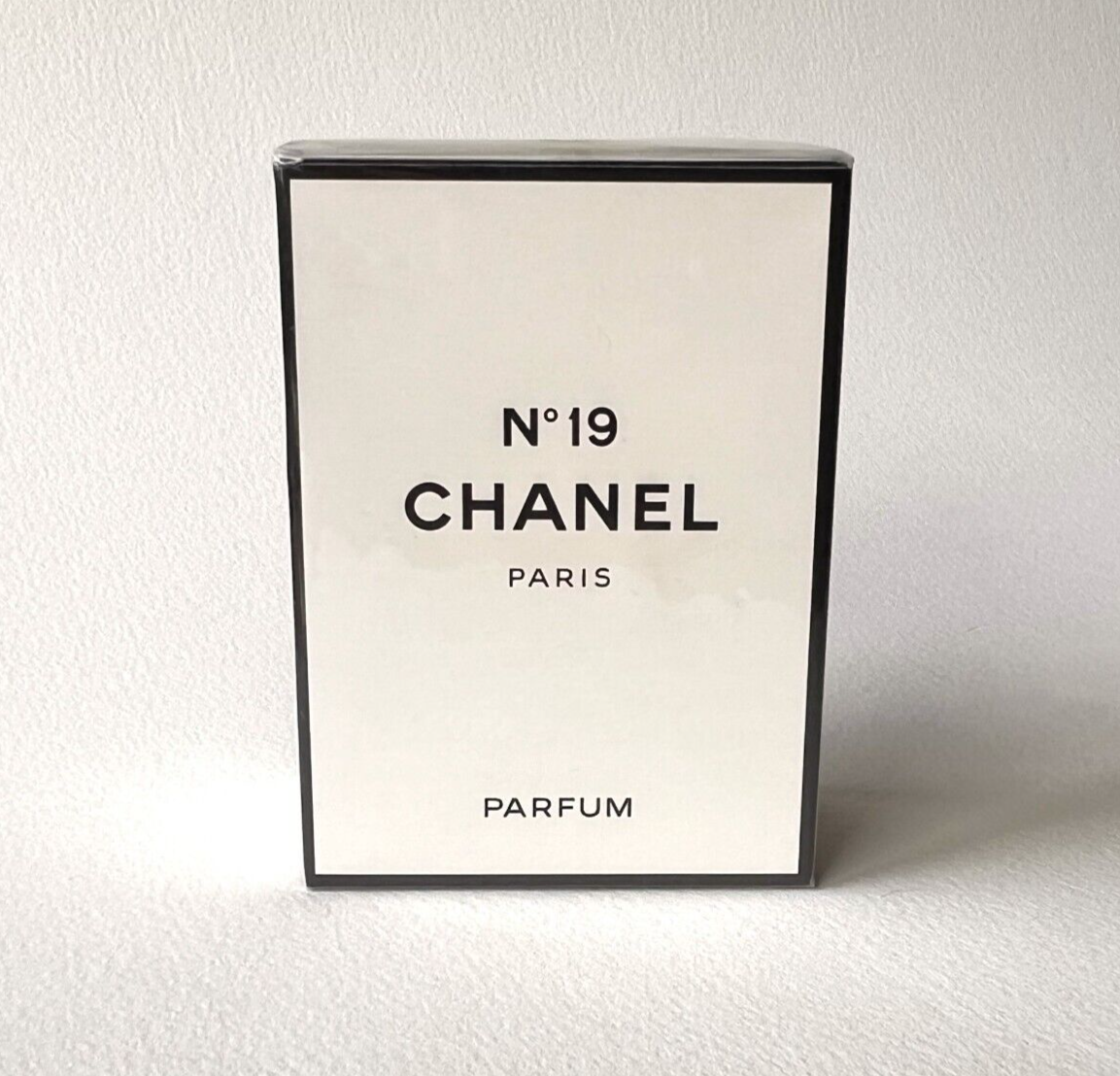 CHANEL N°19 シャネル N19 パルファム　香水　100ml/28ml N°19 - Cologne & Fragrance | CHANEL