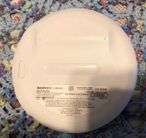 Sony Walkman D-NE300 Atrac Discman Personal CD Player MP3 CD Psyc Silver Tested!