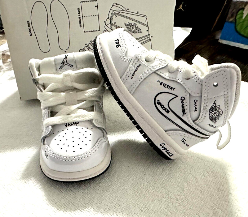 Zapatos de bebe niño MARCA JORDAN