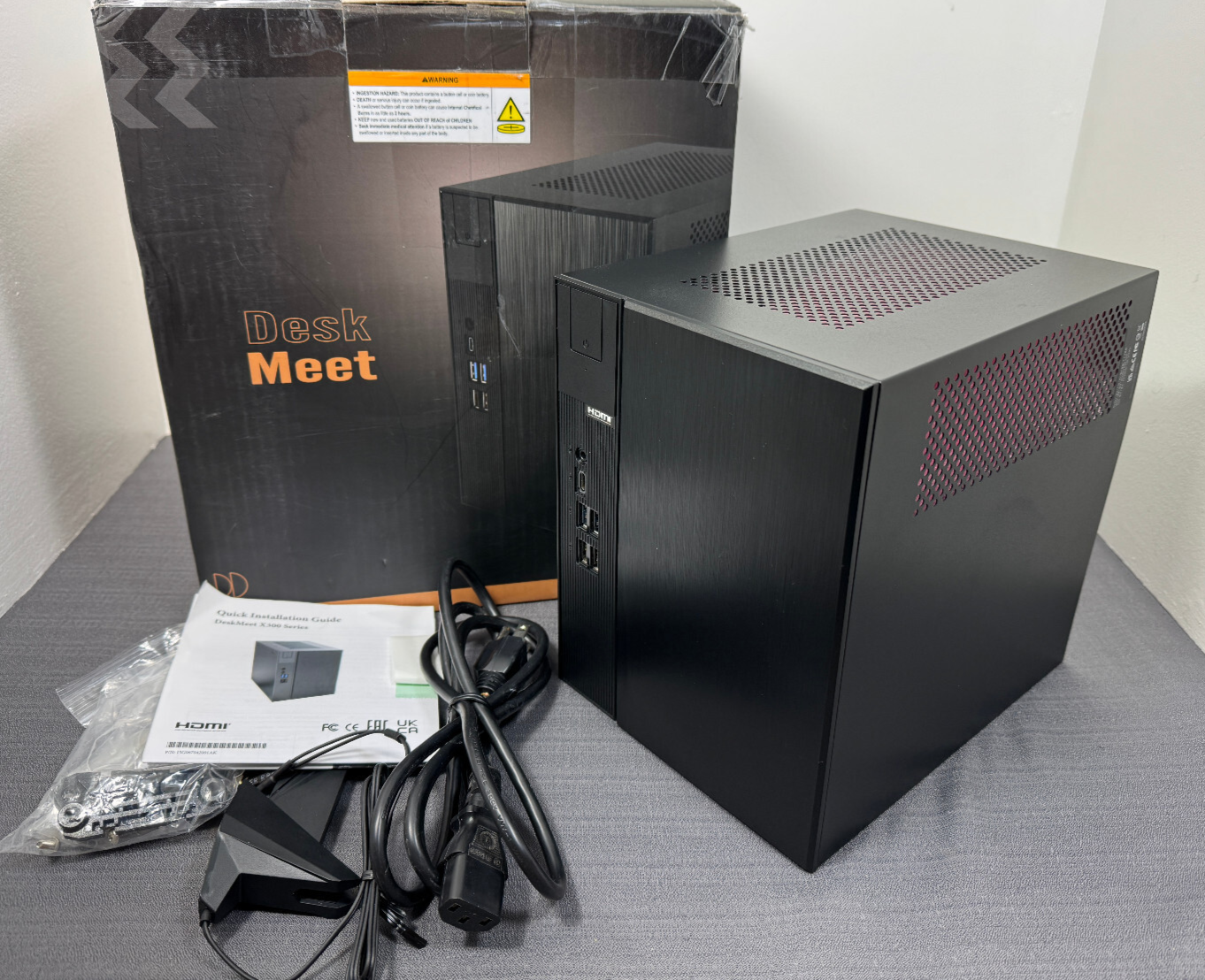 DeskMeet Ｘ300 Asrock Deskmeet X300 Desktop Computer AMD 5700x 16GB RAM