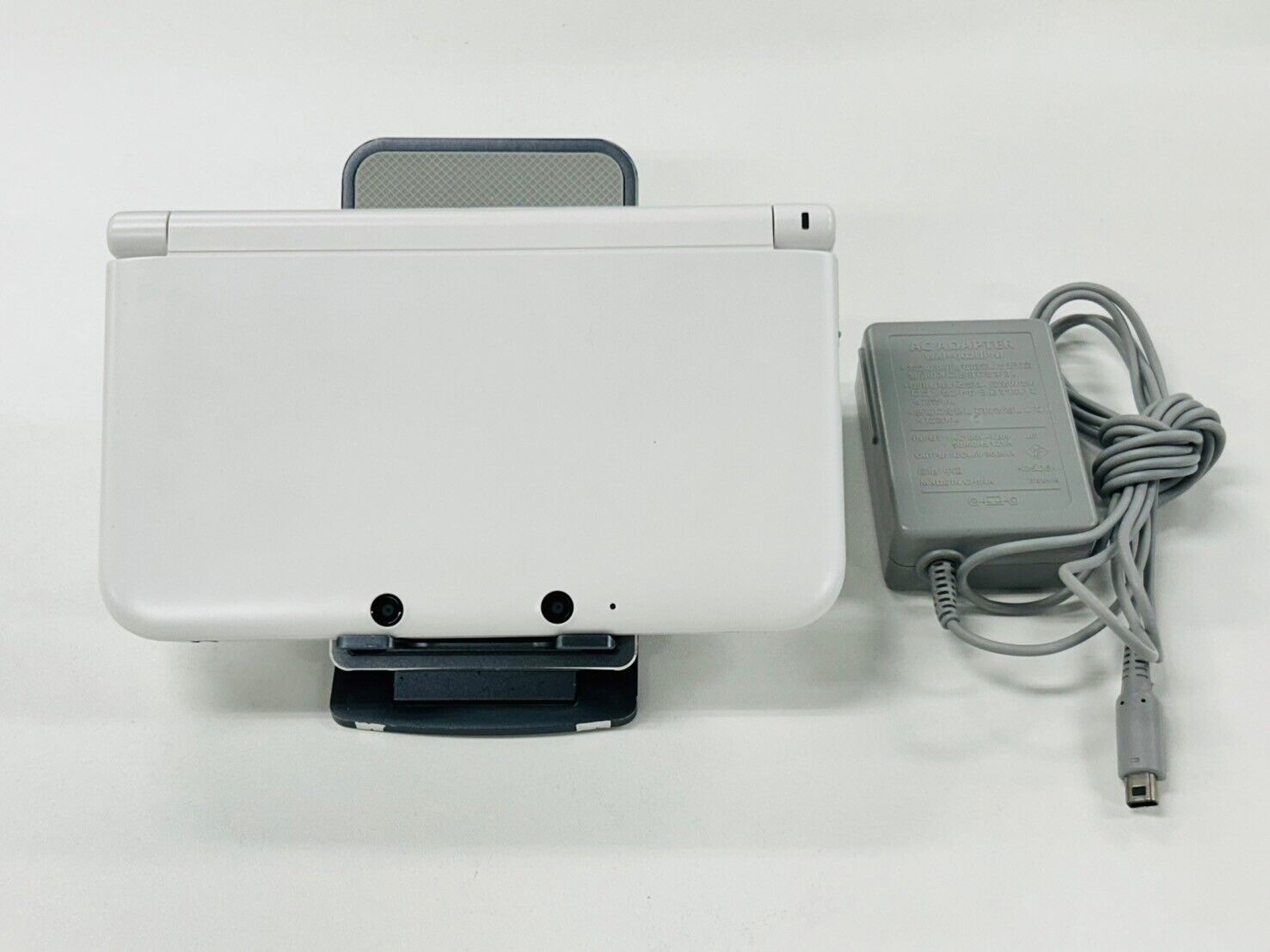 Nintendo 3DS LL XL Console White w/touch pen Cable Excellent Nintendo 3DS LL XL Console White w/touch pen Cable Excellent