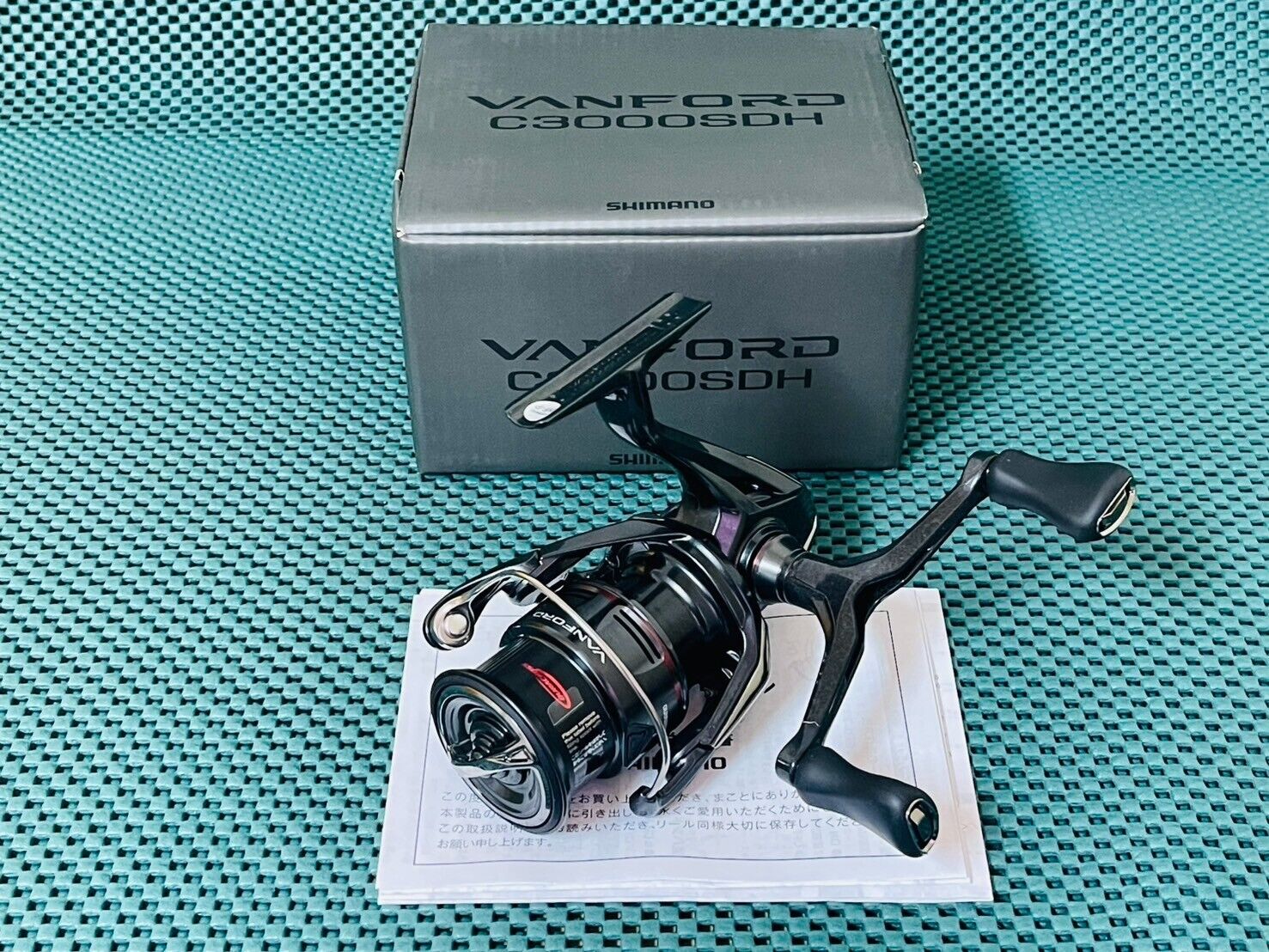 NEW SHIMANO 24 VANFORD C3000 SDH SPINNING REEL 5.1:1 *1-3 NEW SHIMANO 24 VANFORD C3000 SDH SPINNING REEL 5.1:1 *1-3