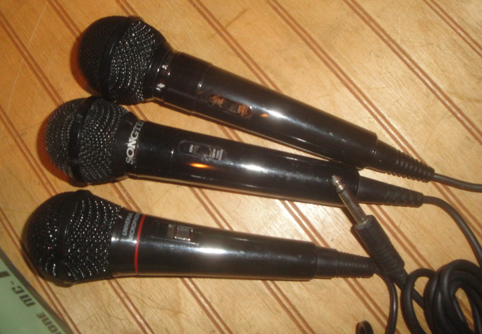 Lot of (4) Karaoke Microphones Lonestar MC-10, Singing Machine, Songtech etc.