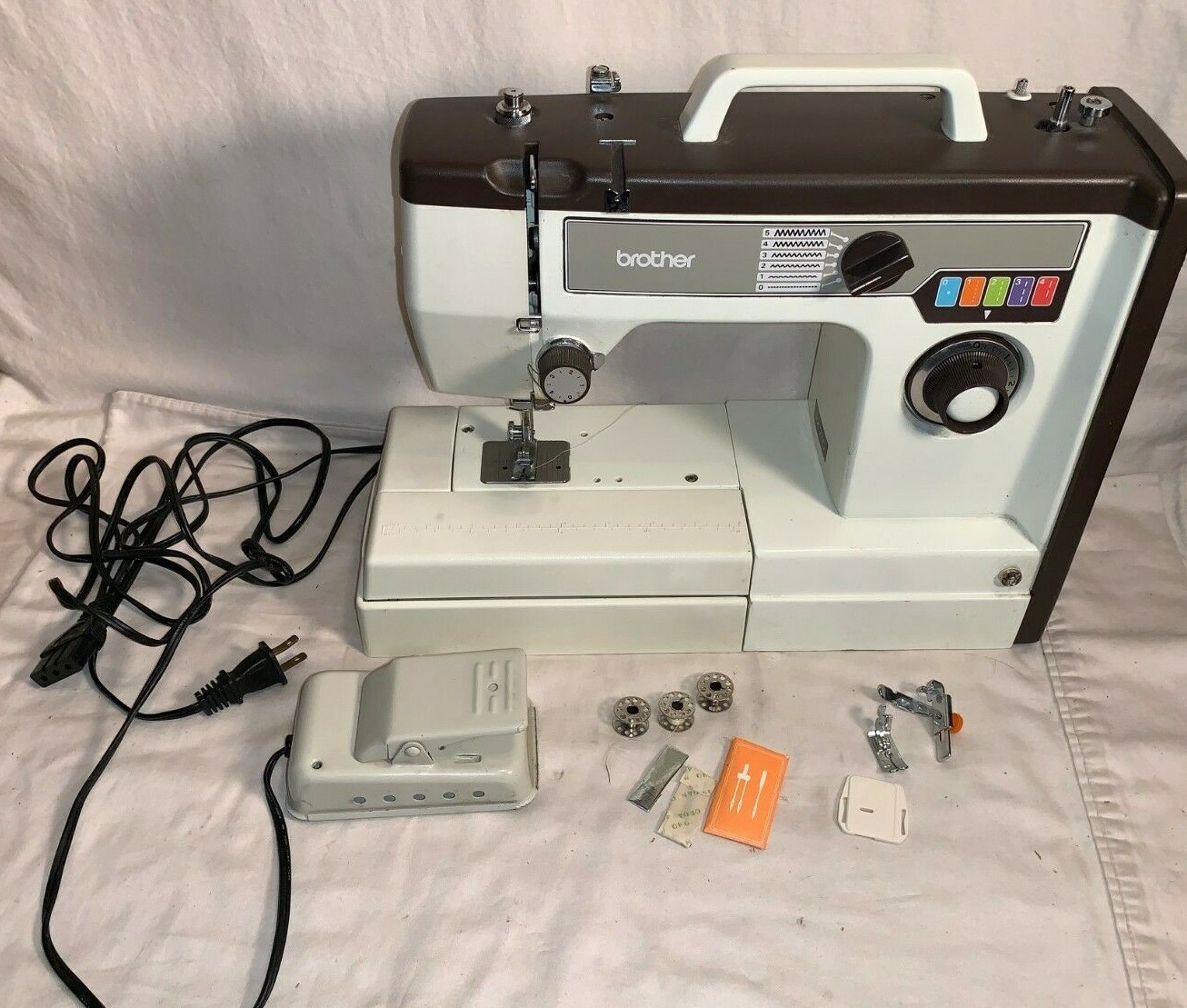 Купить Швейная машина BROTHER Free Arm ZIG ZAG Sewing Machine VX710 VX 710 + Foot Pedal WORKS в