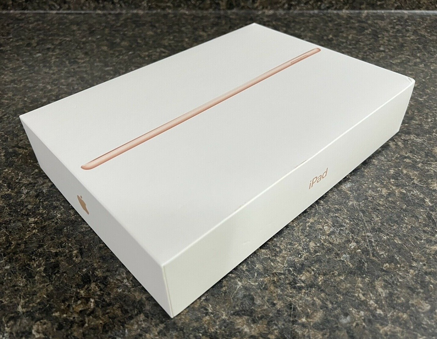美品Apple iPad 第8世代 ゴールド 本体 充電器箱ケース付き Amazon.co.jp: 【整備済み品】 Apple iPad (第8世代) Wi-Fi