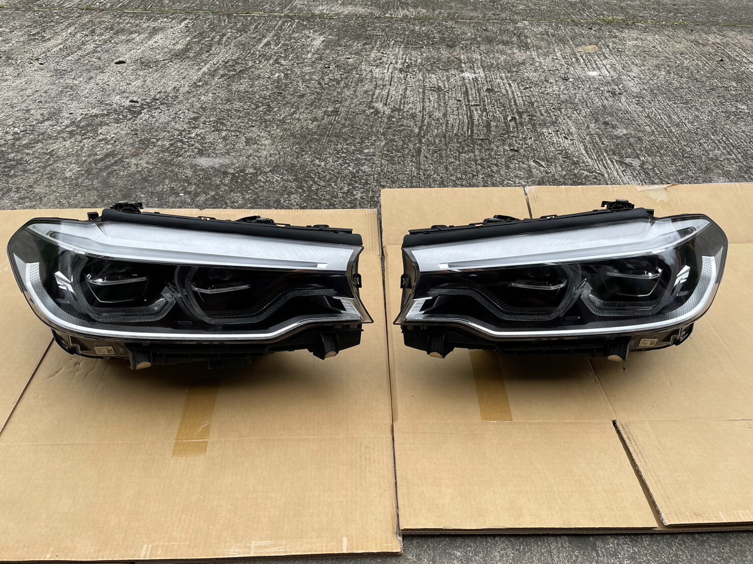 稀少! BMW純正品 5series G30 G31 後期 LEDヘッドライト オートパーツエージェンシー LEDヘッドライト BMW 5シリーズ G30