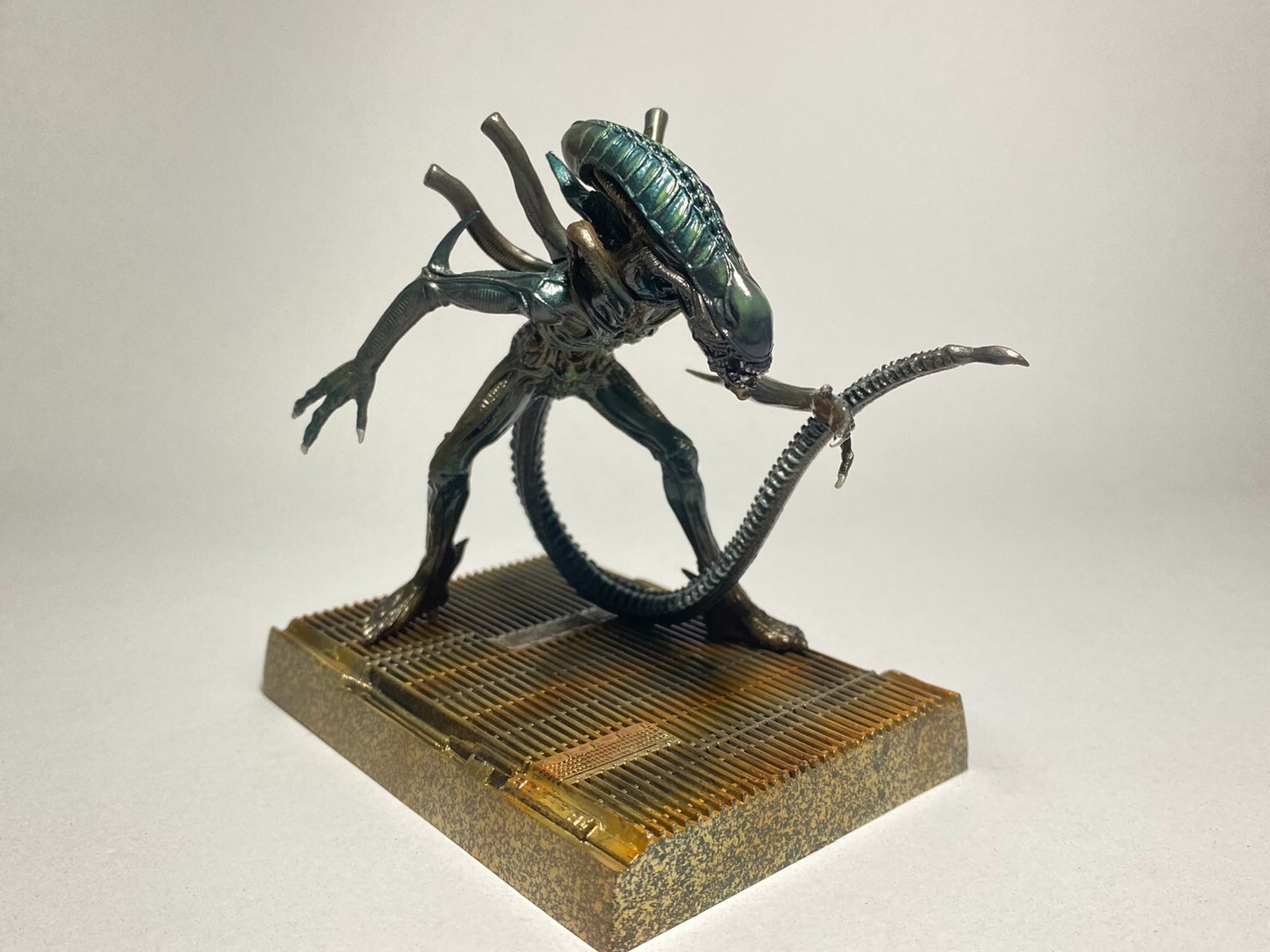 Alien Warrior 英国HALCYON社製・絶版超レア品 Amazon.com: Revoltech SciFi : No.016 Alien Warrior : Toys