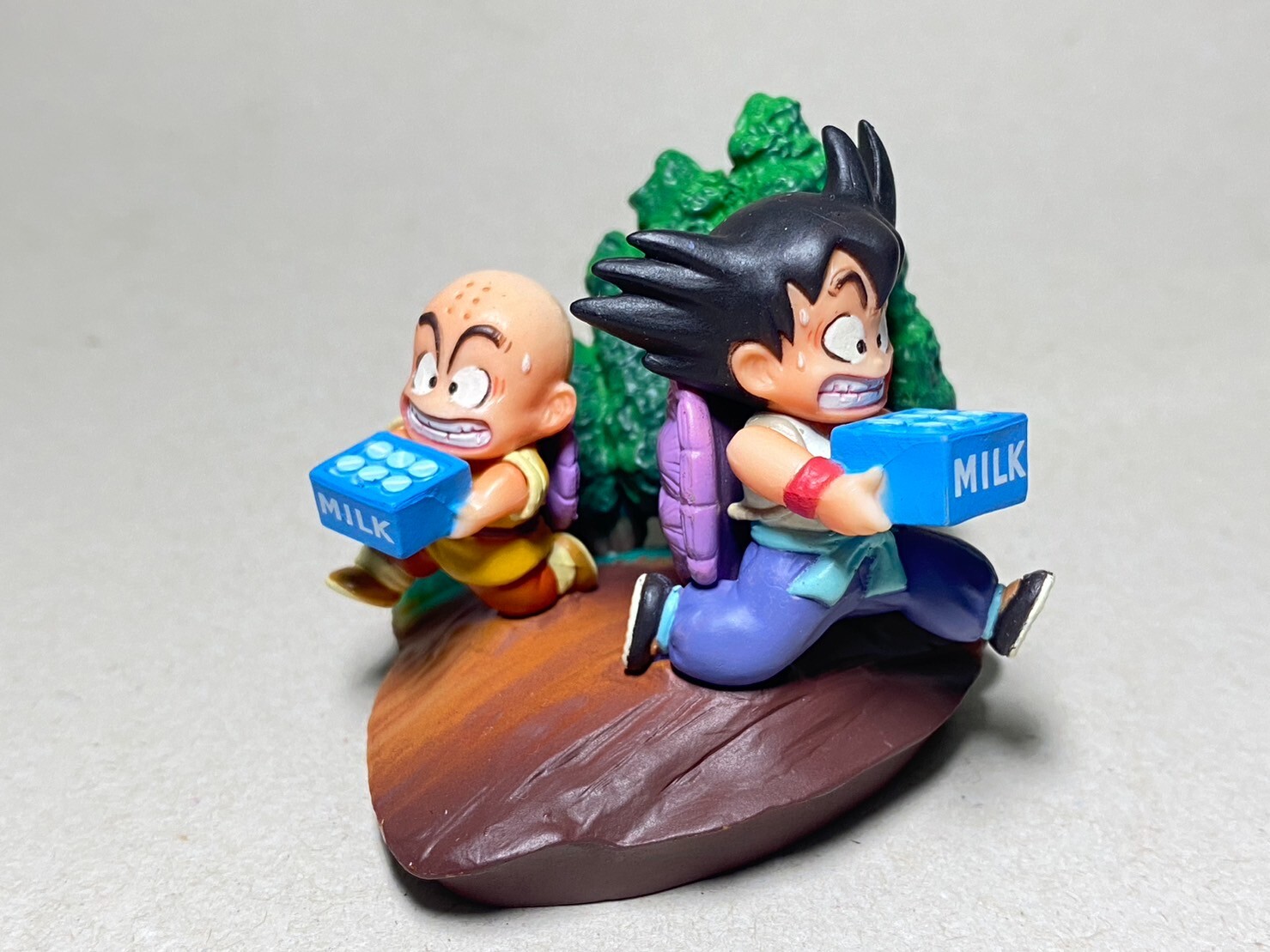 Goku & Krillin フィギュア BANDAI DRAGON BALL Z SON GOKOU & KRILLIN DX SET PLASTIC