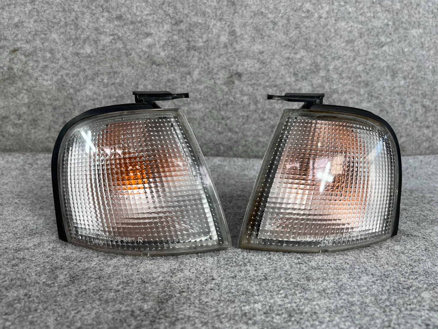Primera P10 Nissan OEM Genuine Turn Signal Lights Corner Primera P10 Nissan OEM Genuine Turn Signal Lights Corner