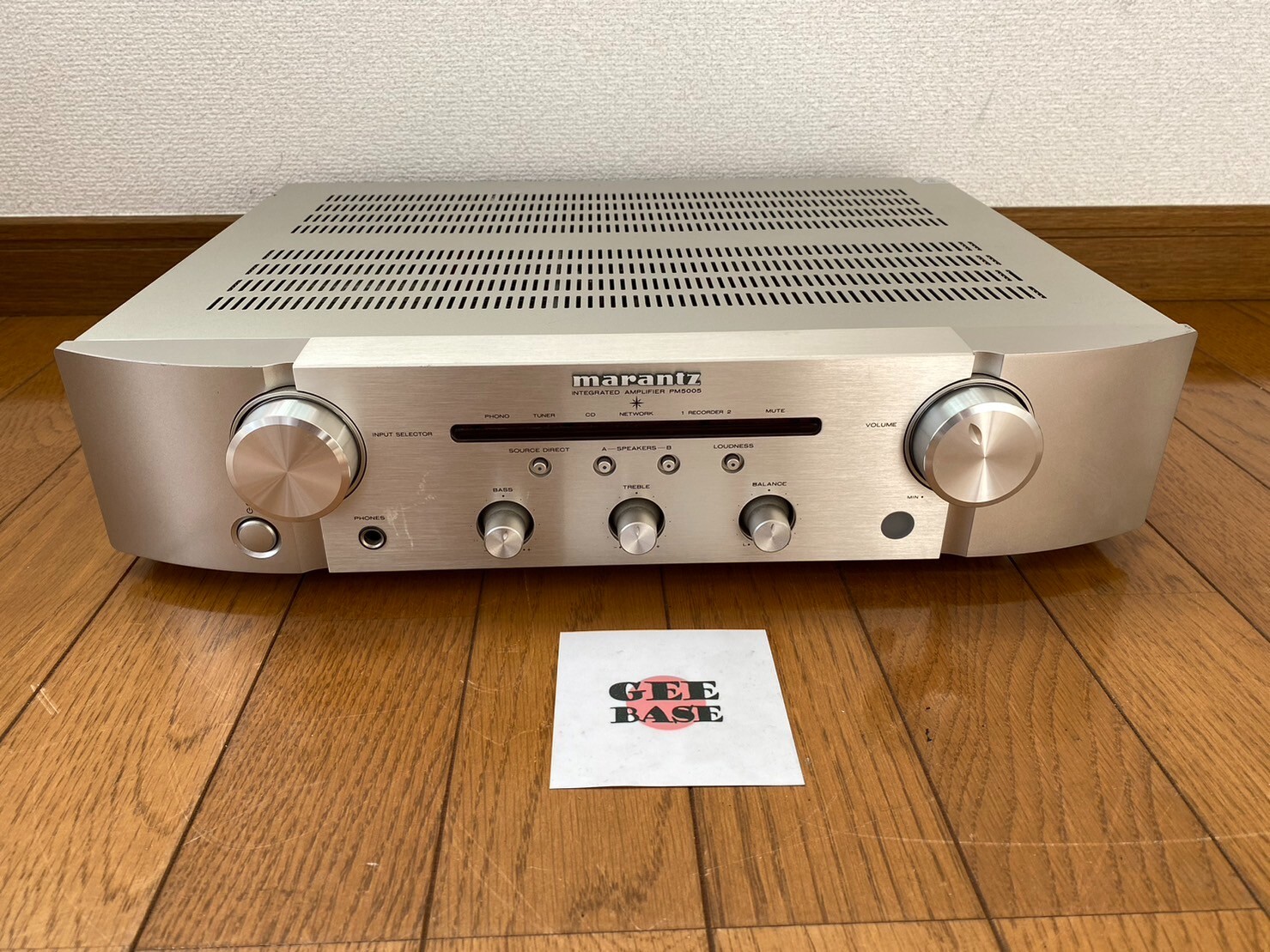 Marantz PM5005 Integrated Amplifier Silver Used Good Working Marantz PM5005 Integrated Amplifier Silver Used Good Working