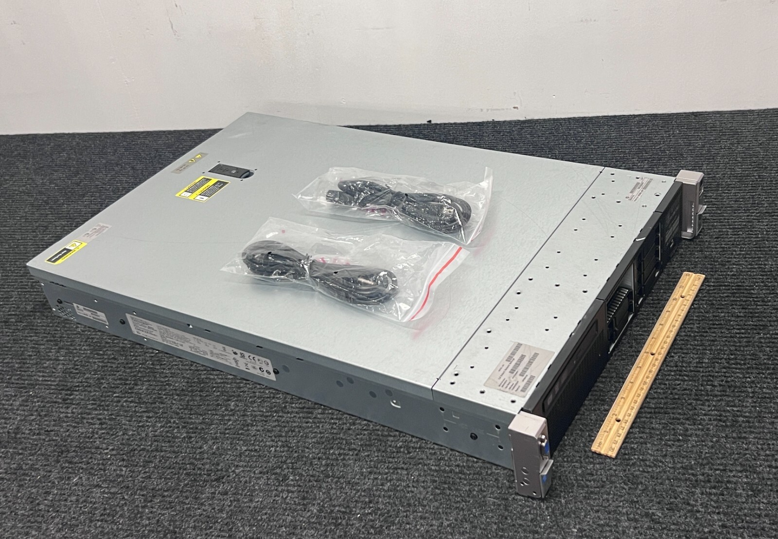 HP ProLiant DL380p G8 Server w/ 2 x Xeon E5-2650 & 32GB RAM
