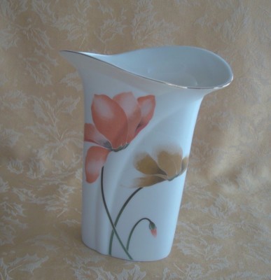 Vintage Japanese Kozan Gama Orange & Yellow Flowers Corrugated Edge Vase 