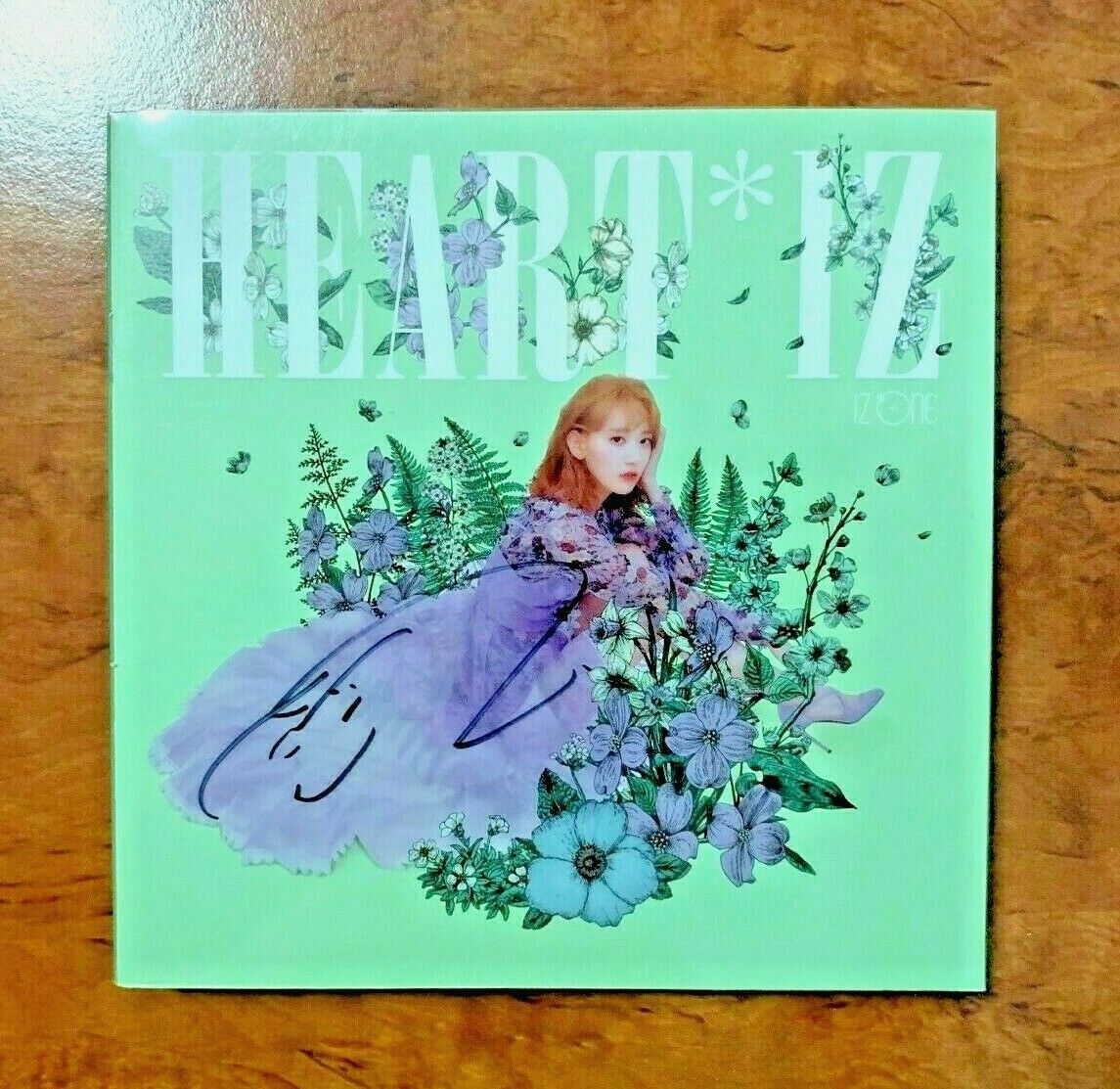 IZ*ONE 全員直筆サイン入り　アルバム IZ*ONE 全員サイン入りCD BLOOM*IZ - メルカリ