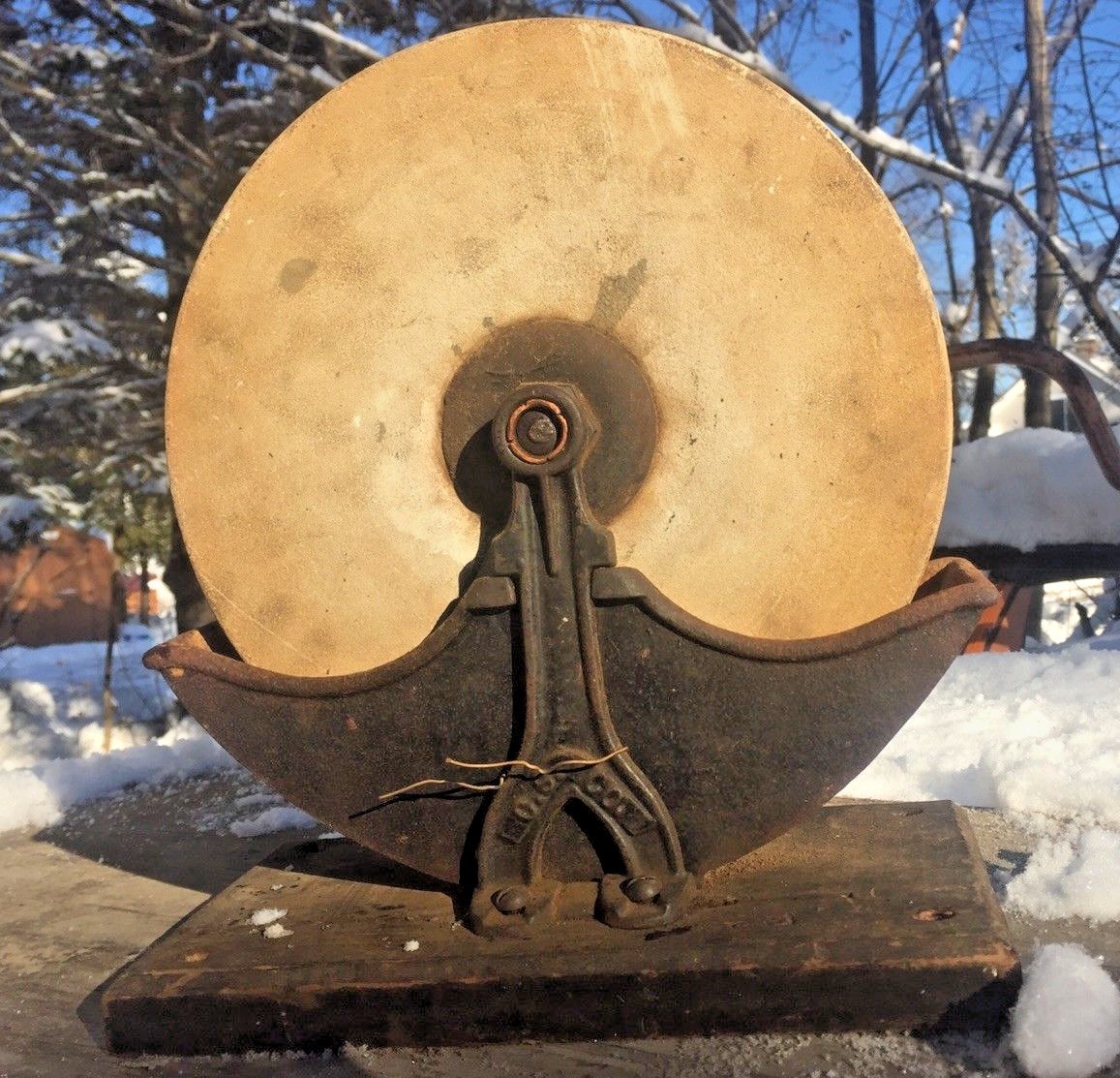 ANTIQUE PRIMITIVE WET STONE WHEEL C.S CO. CAST IRON WOOD Grinder SHARPEN KNIFE
